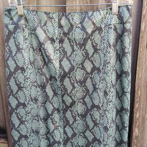 Carlisle snake skin pattern skirt Size 6